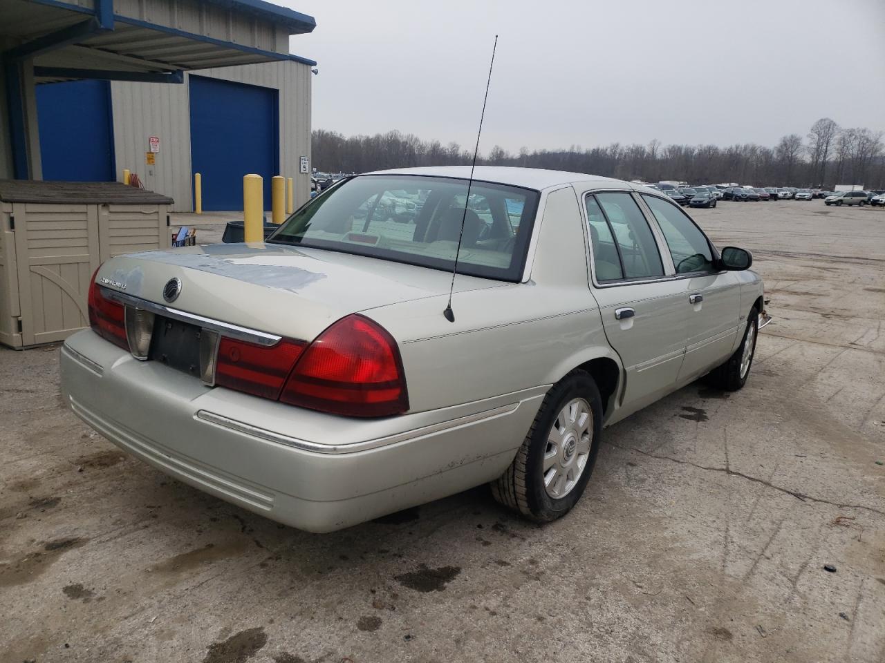 Photo 4 from auction – 2005 MERCURY GRAND MARQ with VIN 2MEFM75W35X608400