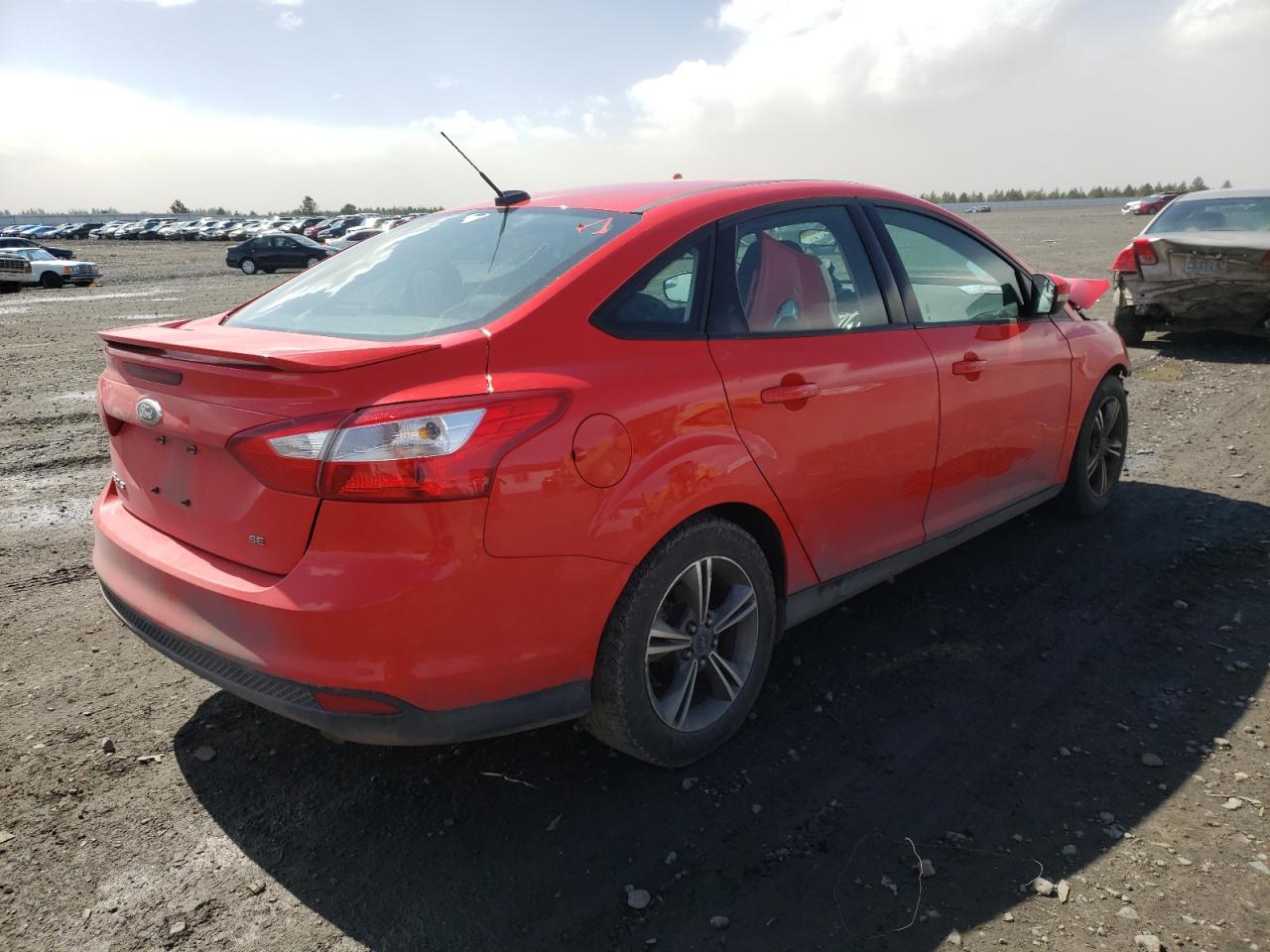 Photo 4 from auction – 2014 FORD FOCUS SE with VIN 1FADP3F2XEL399342