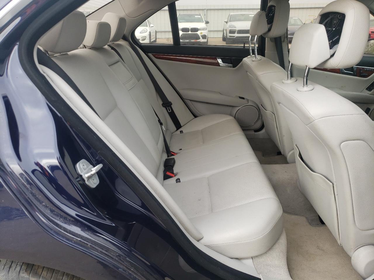Photo 6 from auction – 2011 MERCEDES-BENZ C 300 with VIN WDDGF5EB9BA510936