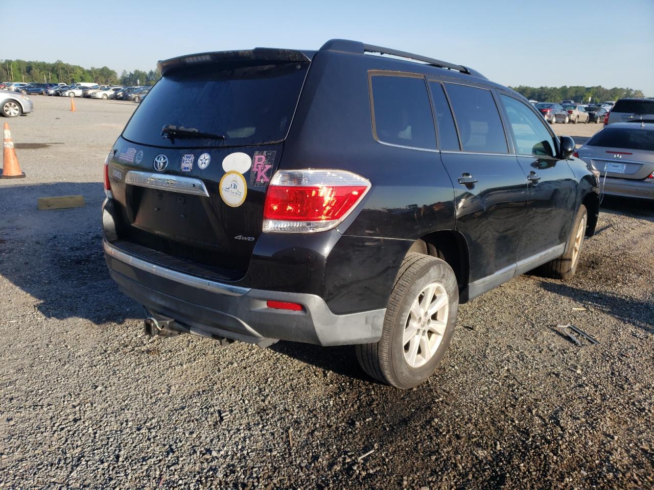 Photo 4 from auction – 2013 TOYOTA HIGHLANDER with VIN 5TDBK3EH6DS238473
