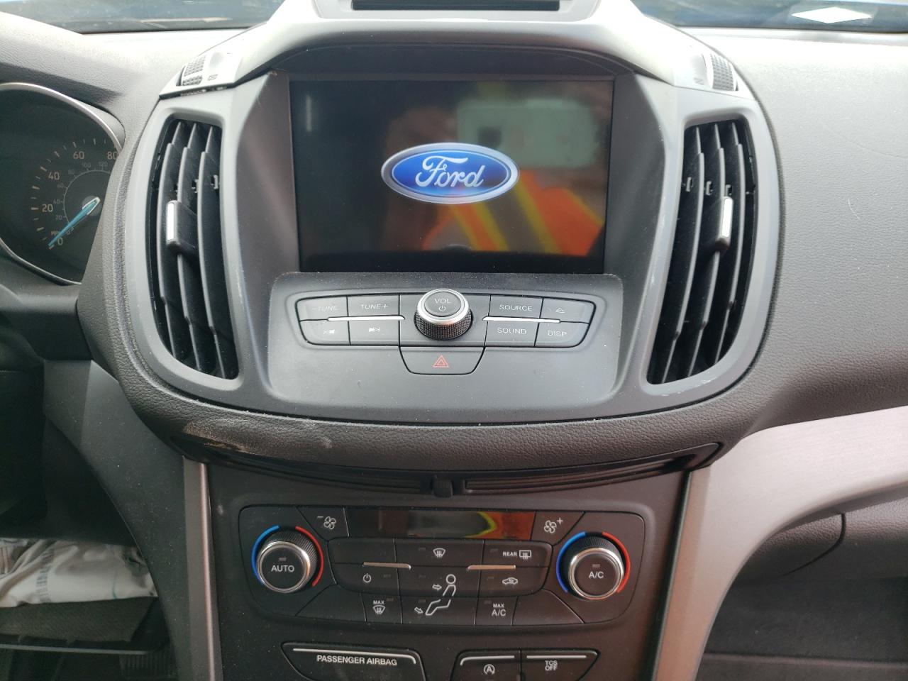 Photo 9 from auction – 2017 FORD ESCAPE SE with VIN 1FMCU0GD3HUC60208