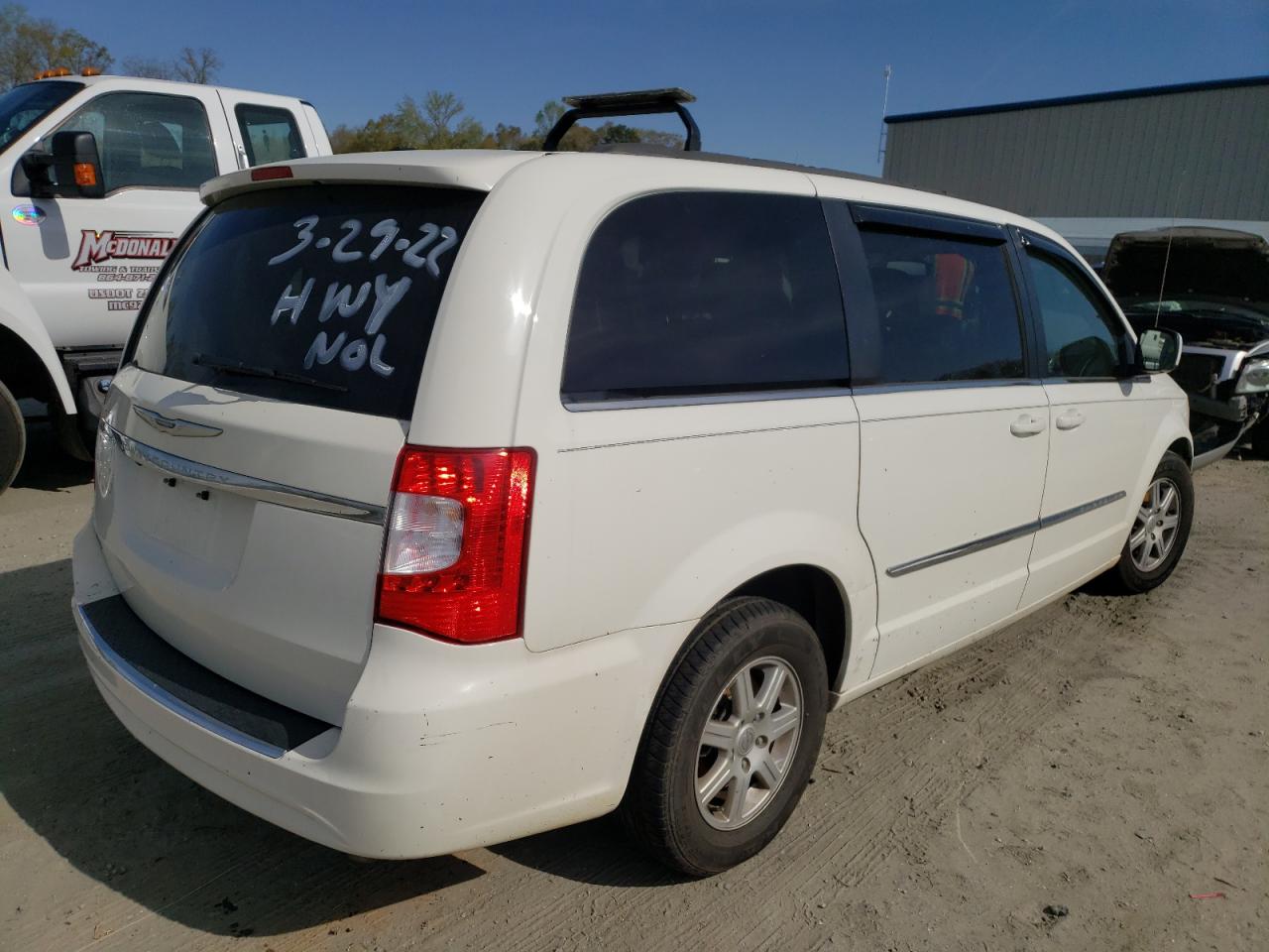 Photo 4 from auction – 2012 CHRYSLER TOWN & COU with VIN 2C4RC1BG2CR313205