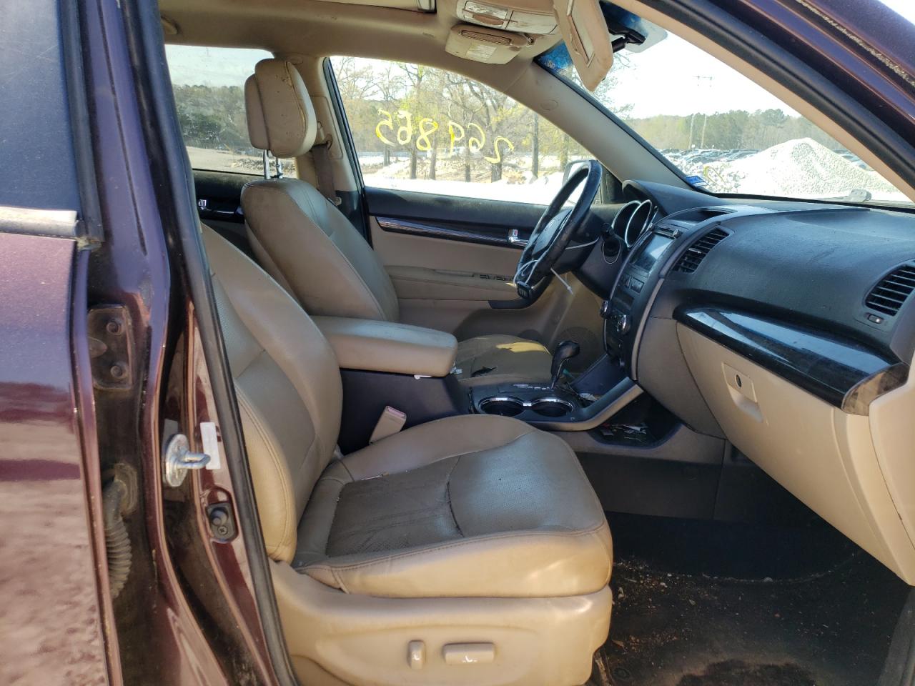 Photo 5 from auction – 2012 KIA SORENTO EX with VIN 5XYKU4A24CG201032