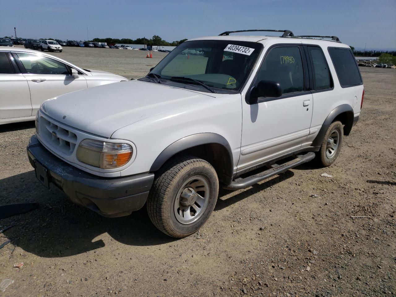 Photo 2 from auction – 2000 FORD EXPLORER S with VIN 1FMYU60E4YUA59140
