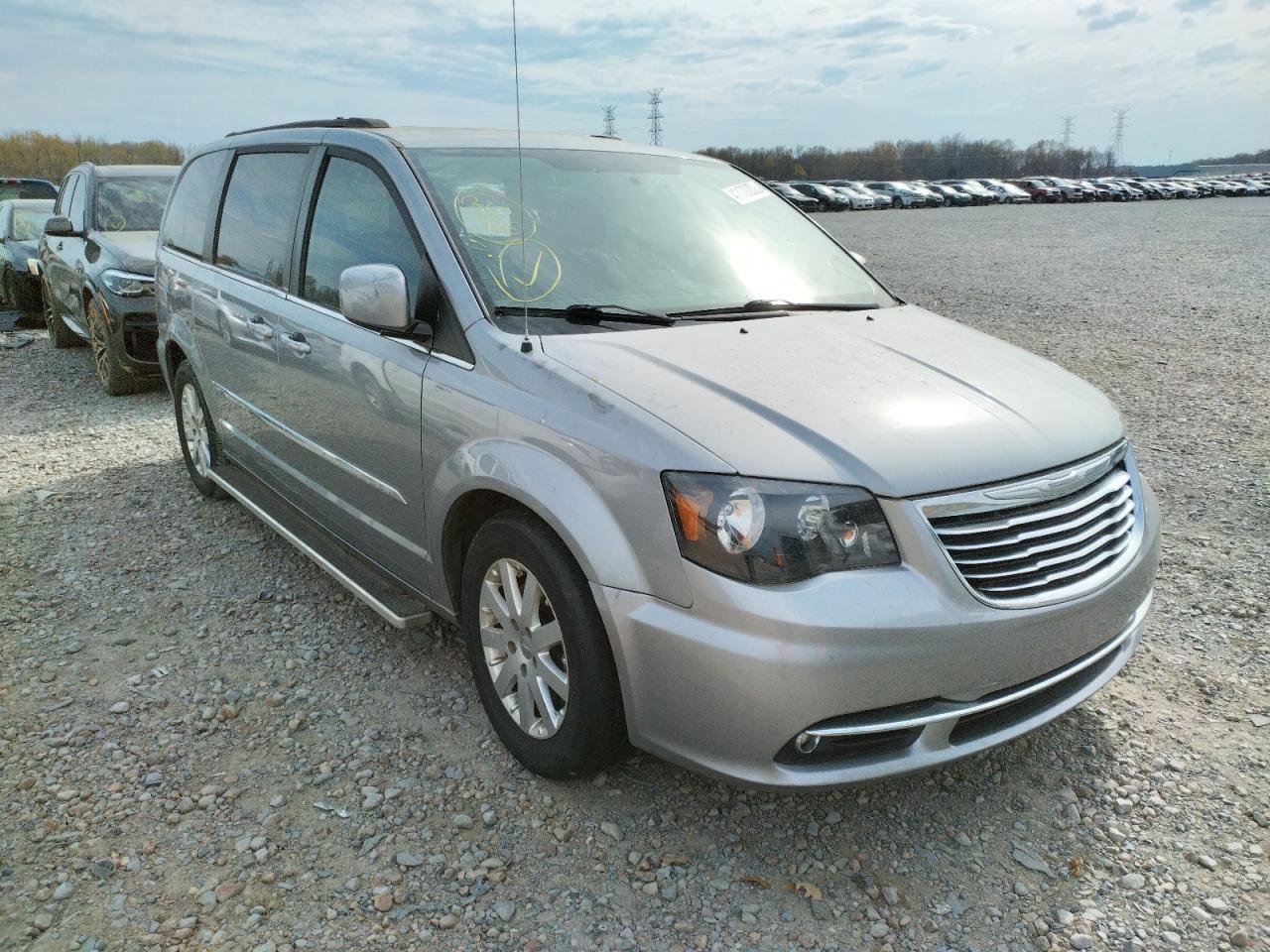 CHRYSLER TOWN & COU 2013 with VIN 2C4RC1BGXDR690933 - Photo from auction
