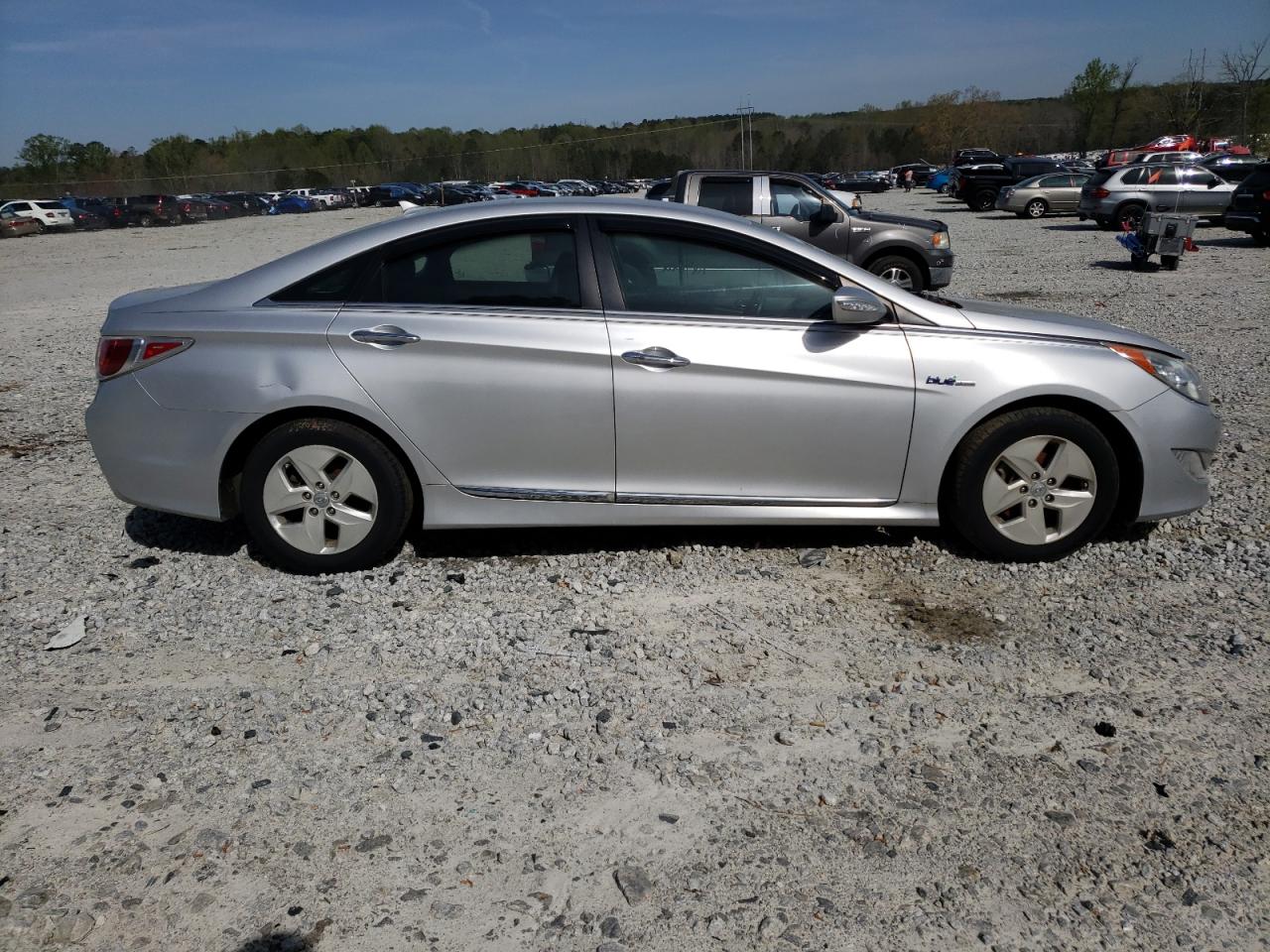 Photo 9 from auction – 2011 HYUNDAI SONATA HYB with VIN KMHEC4A43BA003134