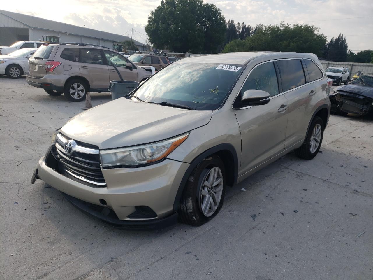 Photo 2 from auction – 2016 TOYOTA HIGHLANDER with VIN 5TDZKRFH4GS155516