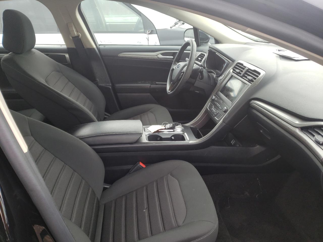 Photo 5 from auction – 2020 FORD FUSION SE with VIN 3FA6P0HD4LR258044