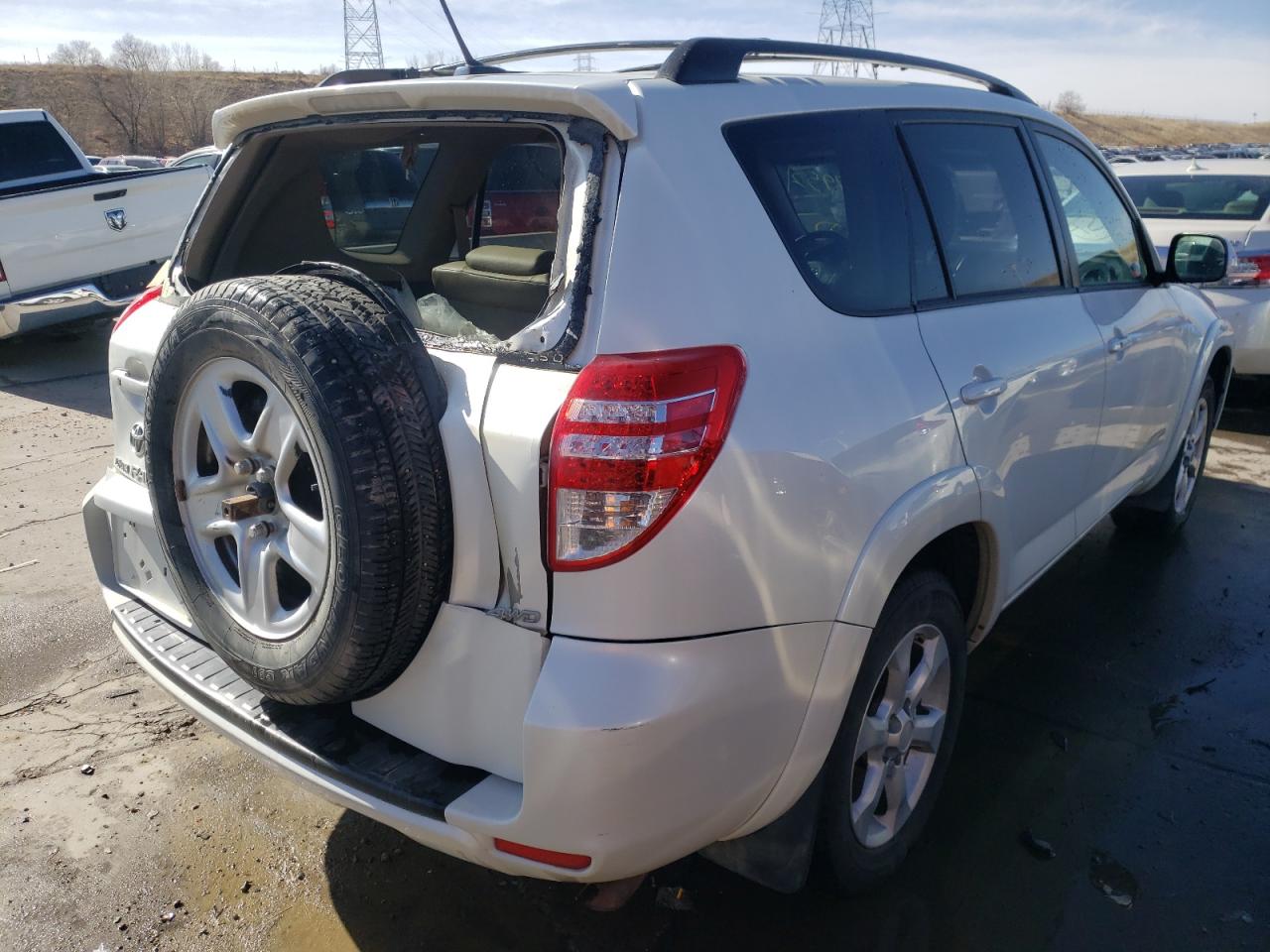 Photo 4 from auction – 2009 TOYOTA RAV4 LIMIT with VIN JTMBK31VX95075657