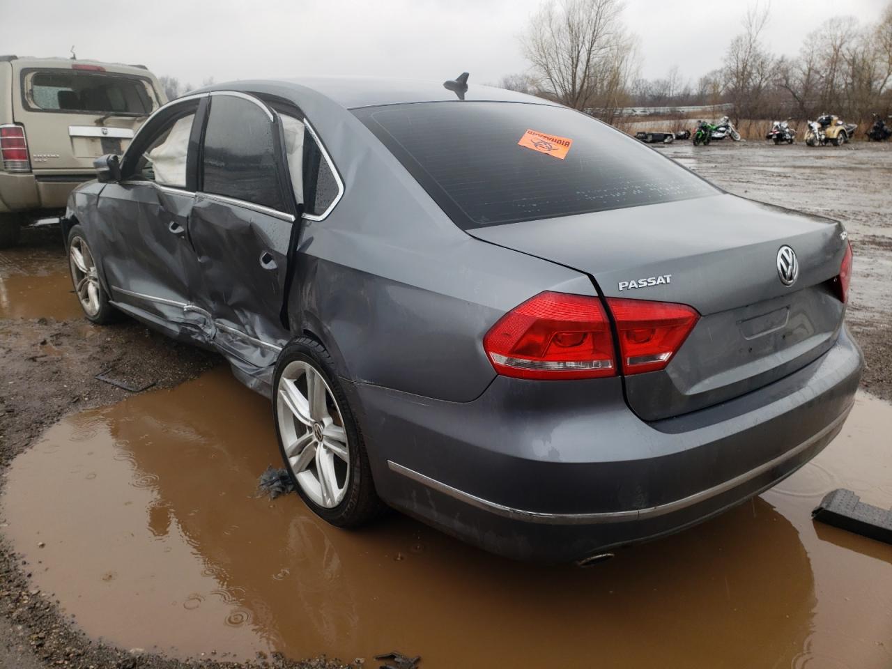 Photo 3 from auction – 2015 VOLKSWAGEN PASSAT SEL with VIN 1VWCV7A35FC004646