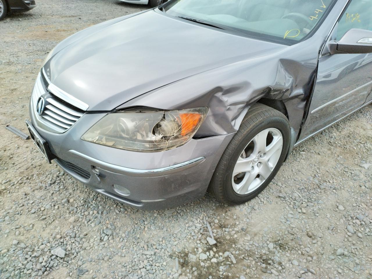 Photo 9 from auction – 2005 ACURA RL with VIN JH4KB16505C013931