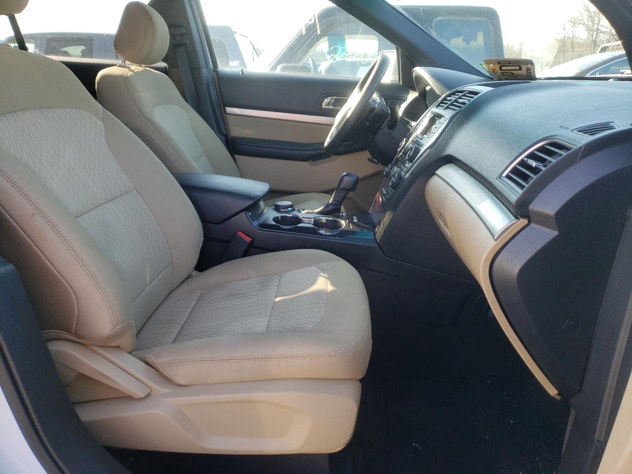 Photo 5 from auction – 2016 FORD EXPLORER with VIN 1FM5K8BH8GGC45594