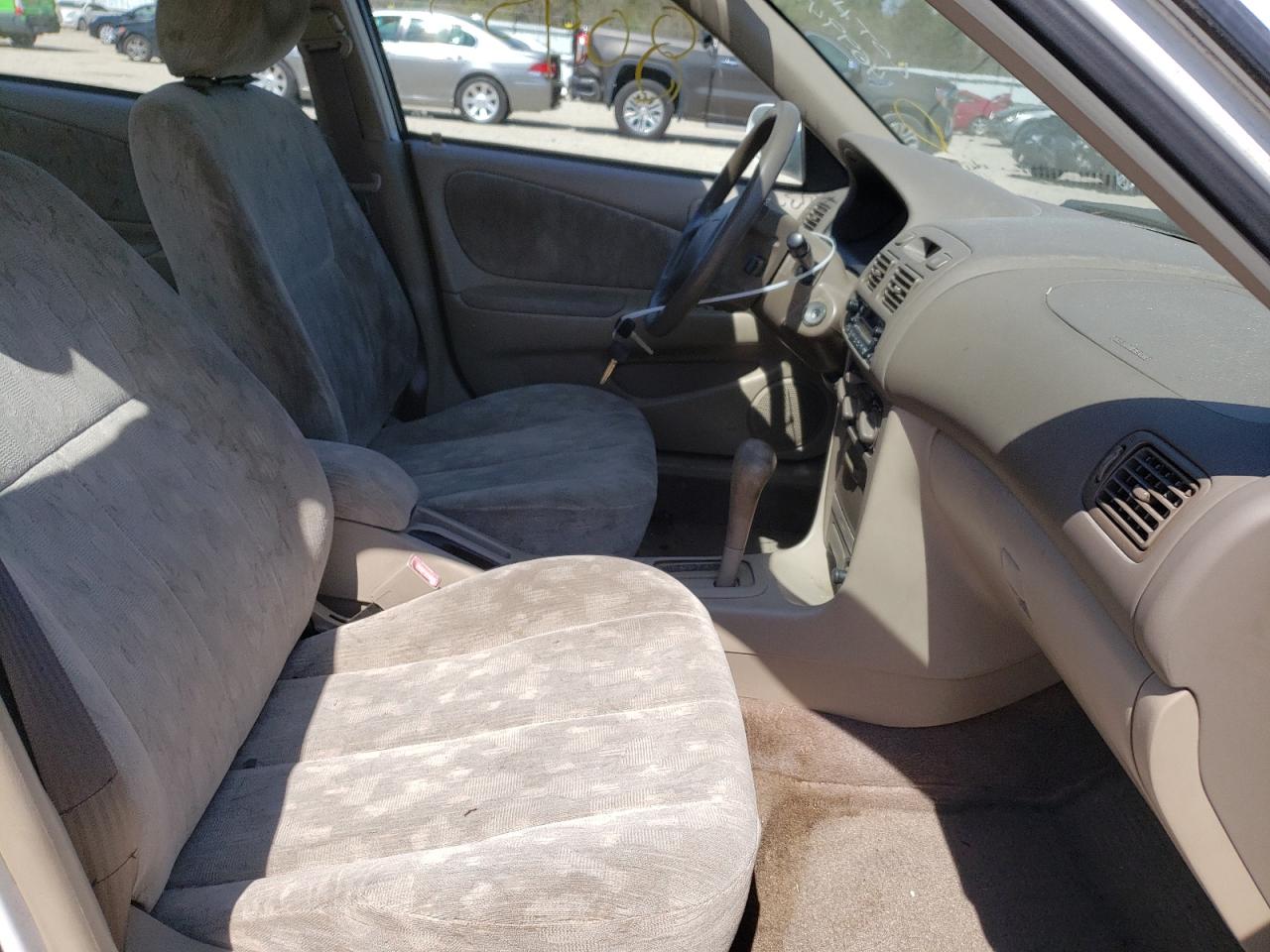 Photo 5 from auction – 1998 TOYOTA COROLLA VE with VIN 2T1BR18E4WC033716