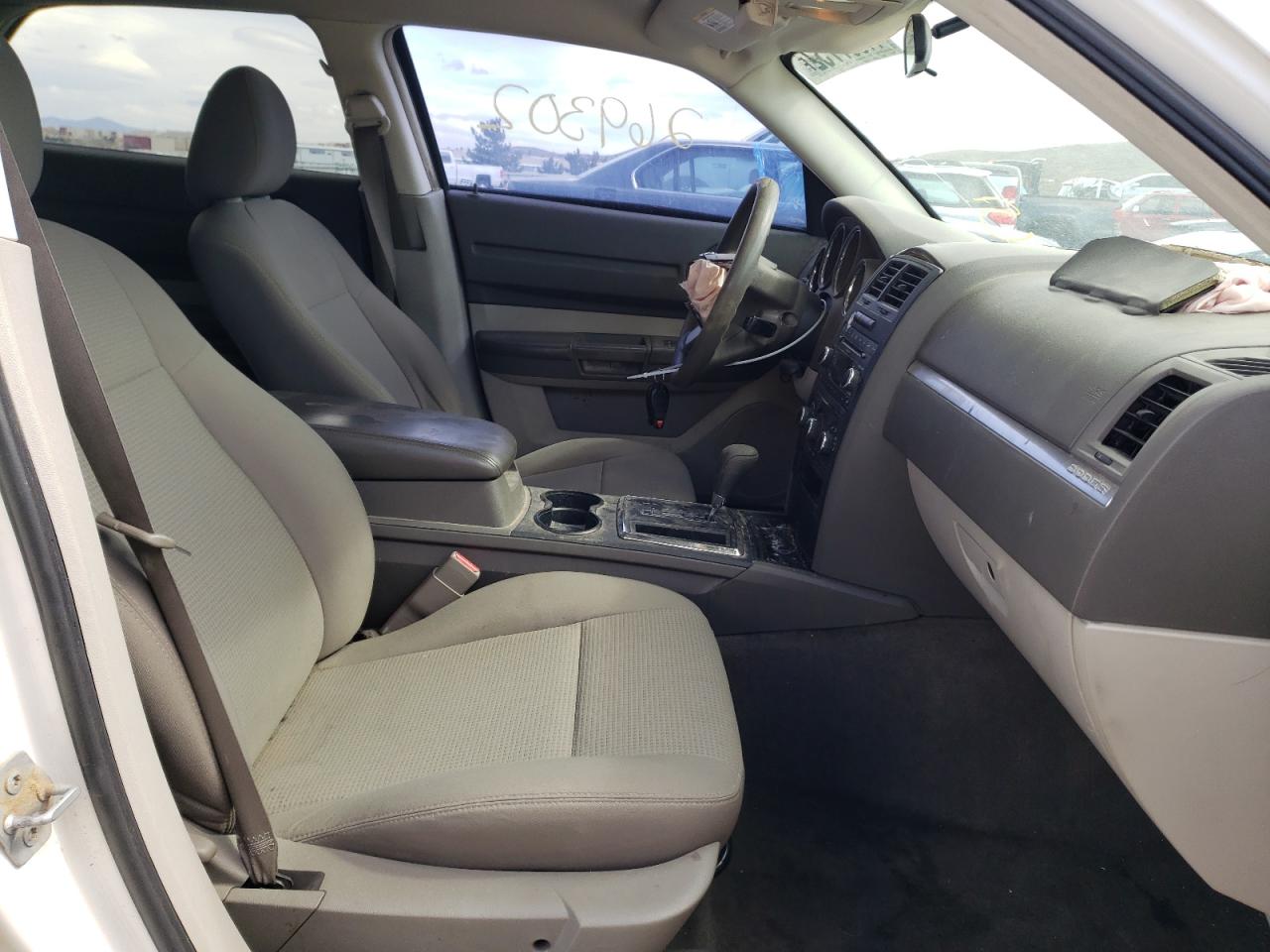 Photo 5 from auction – 2008 DODGE MAGNUM with VIN 2D4FV47TX8H147679