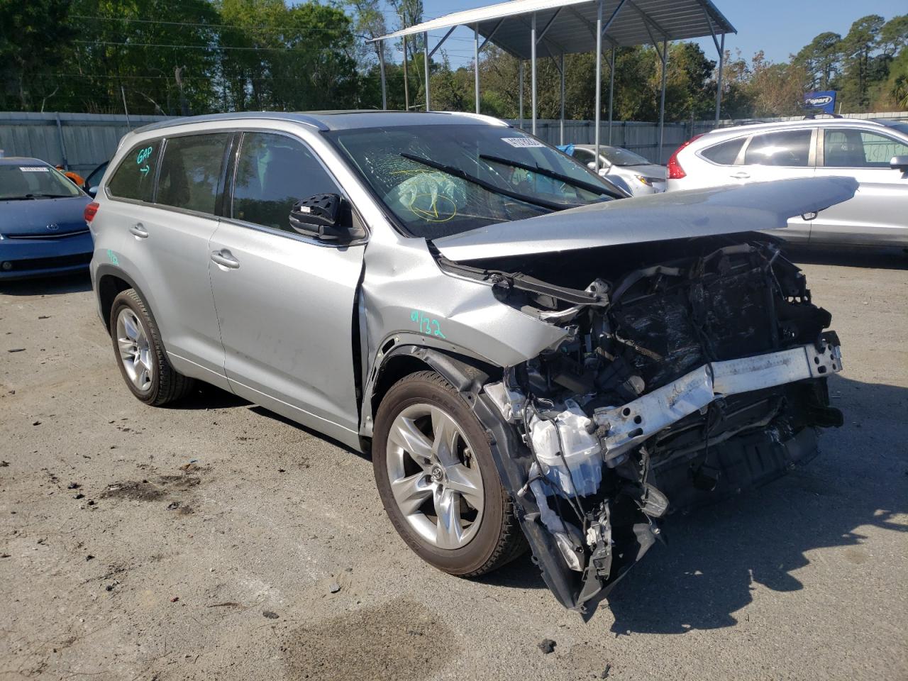 TOYOTA HIGHLANDER 2018 with VIN 5TDYZRFH9JS240589 - Photo from auction