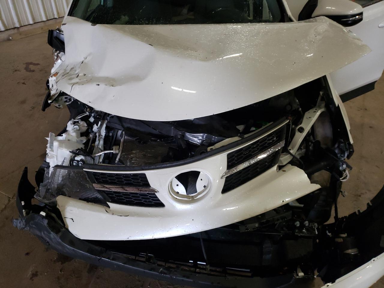 Photo 7 from auction – 2015 TOYOTA RAV4 LIMIT with VIN 2T3DFREV5FW356358