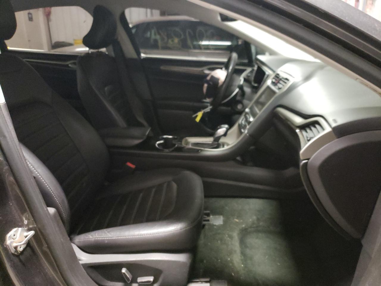 Photo 5 from auction – 2016 FORD FUSION SE with VIN 3FA6P0HD4GR171444