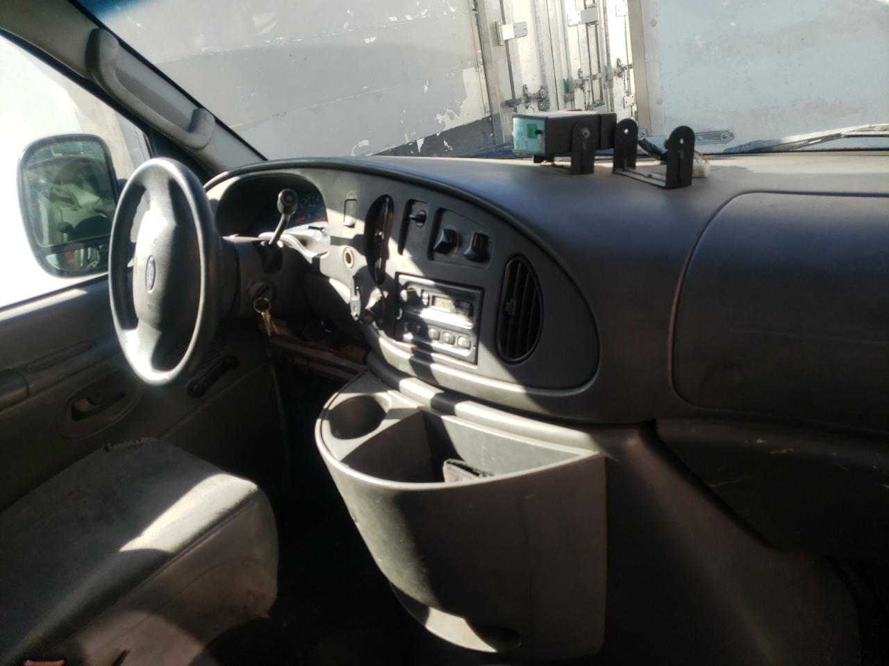 Photo 9 from auction – 2004 FORD ECONOLINE with VIN 1FDSE35L54HA52337