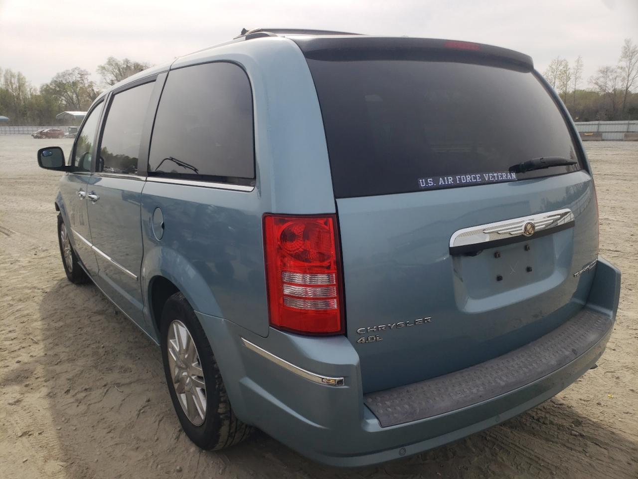 Photo 3 from auction – 2010 CHRYSLER TOWN & COU with VIN 2A4RR6DX5AR133524