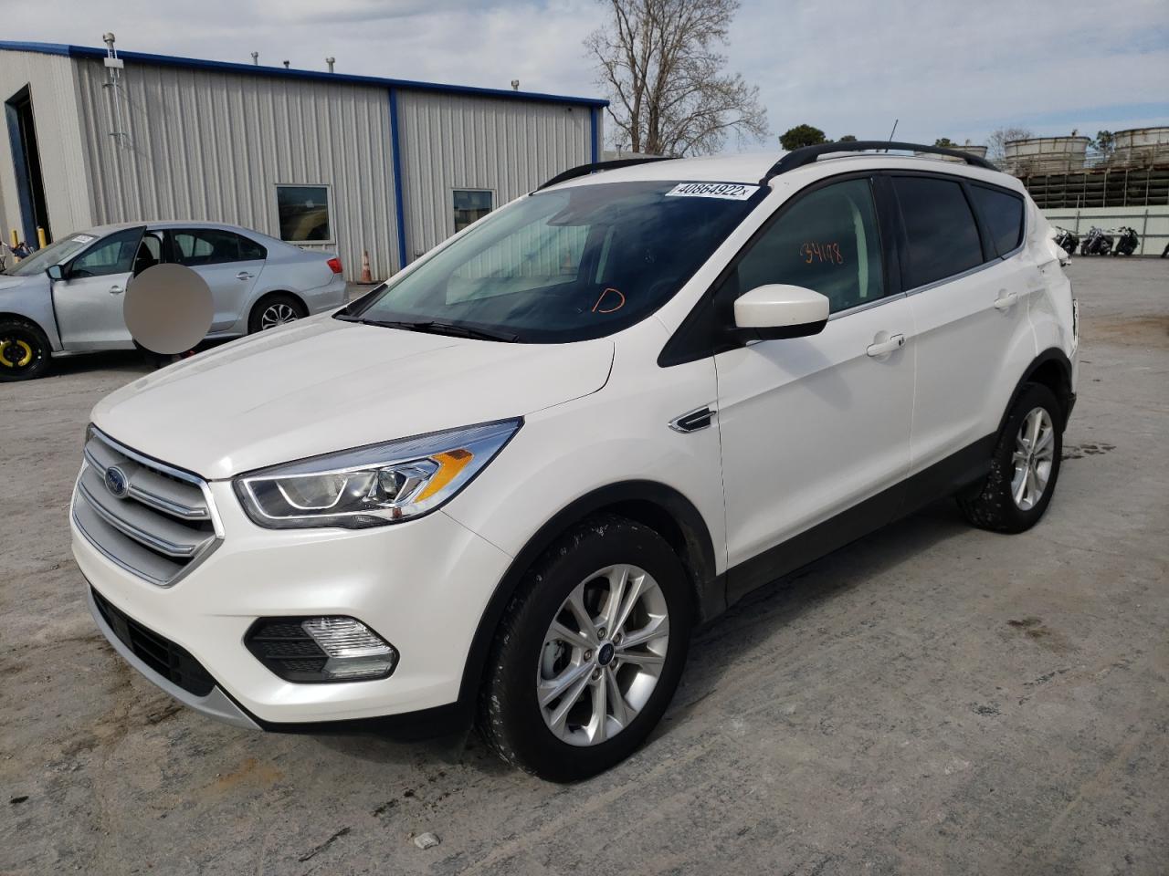 Photo 2 from auction – 2019 FORD ESCAPE SEL with VIN 1FMCU0HD9KUA53943