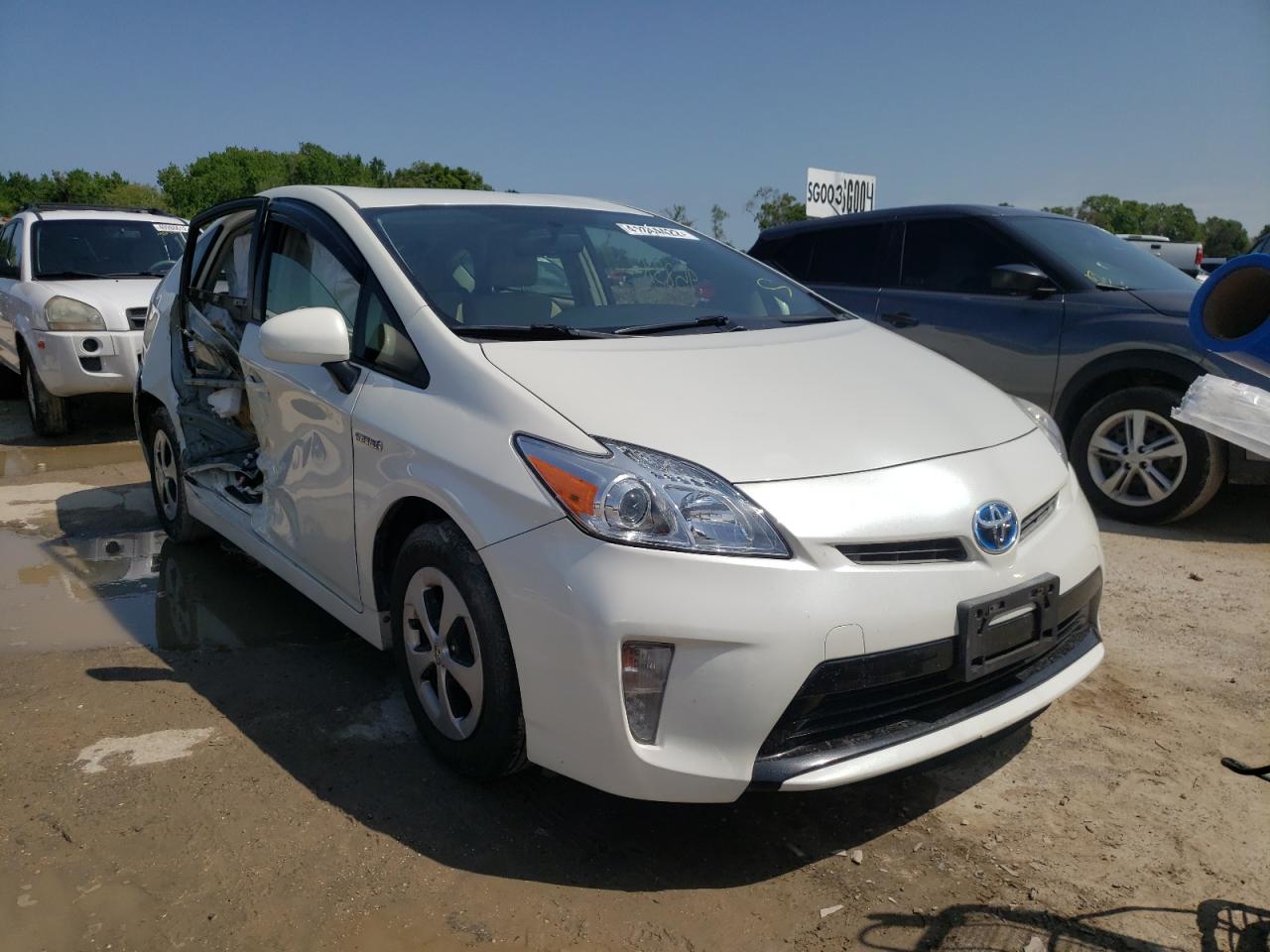 TOYOTA PRIUS 2015 with VIN JTDKN3DU2F0465638 - Photo from auction