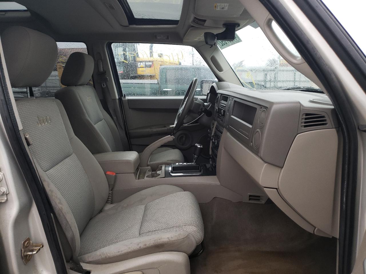 Photo 5 from auction – 2007 JEEP COMMANDER with VIN 1J8HG48K17C621339