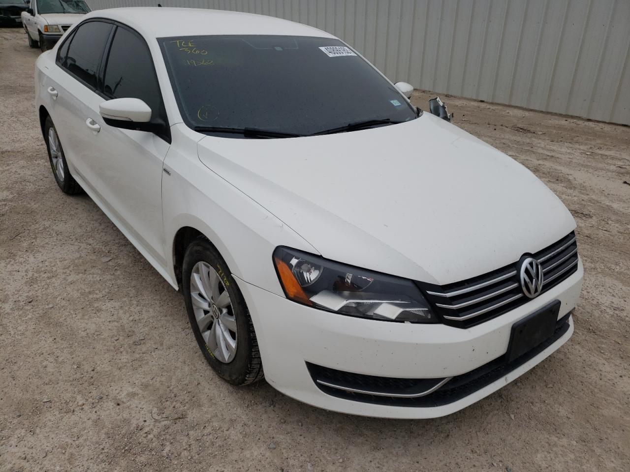 VOLKSWAGEN PASSAT S 2014 with VIN 1VWAS7A37EC119568 - Photo from auction