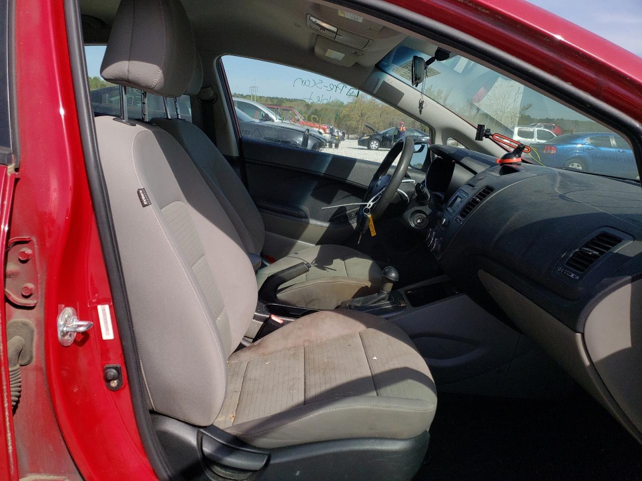 Photo 5 from auction – 2014 KIA FORTE LX with VIN KNAFX4A63E5188245