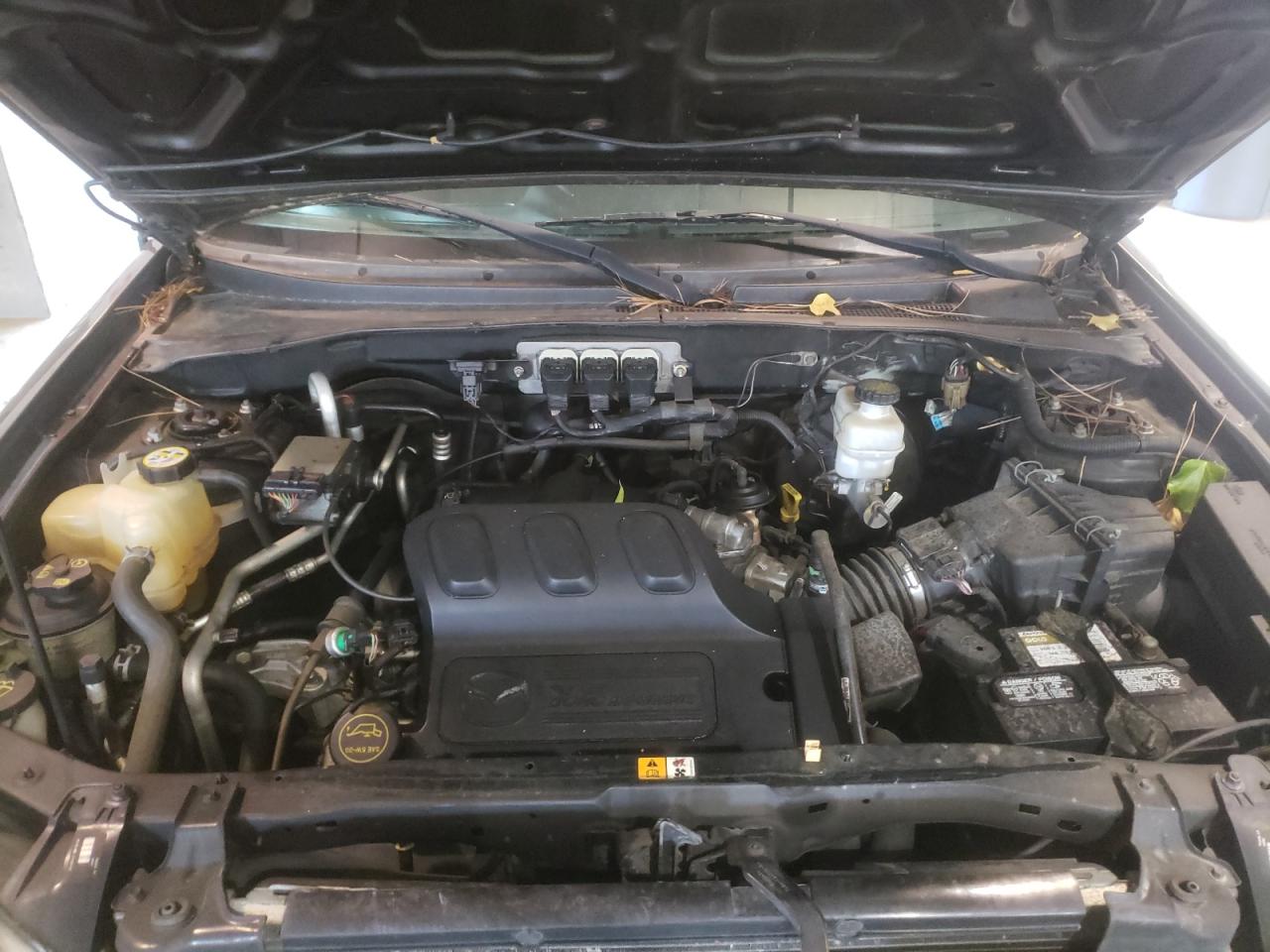 Photo 7 from auction – 2005 MAZDA TRIBUTE S with VIN 4F2CZ96125KM64555