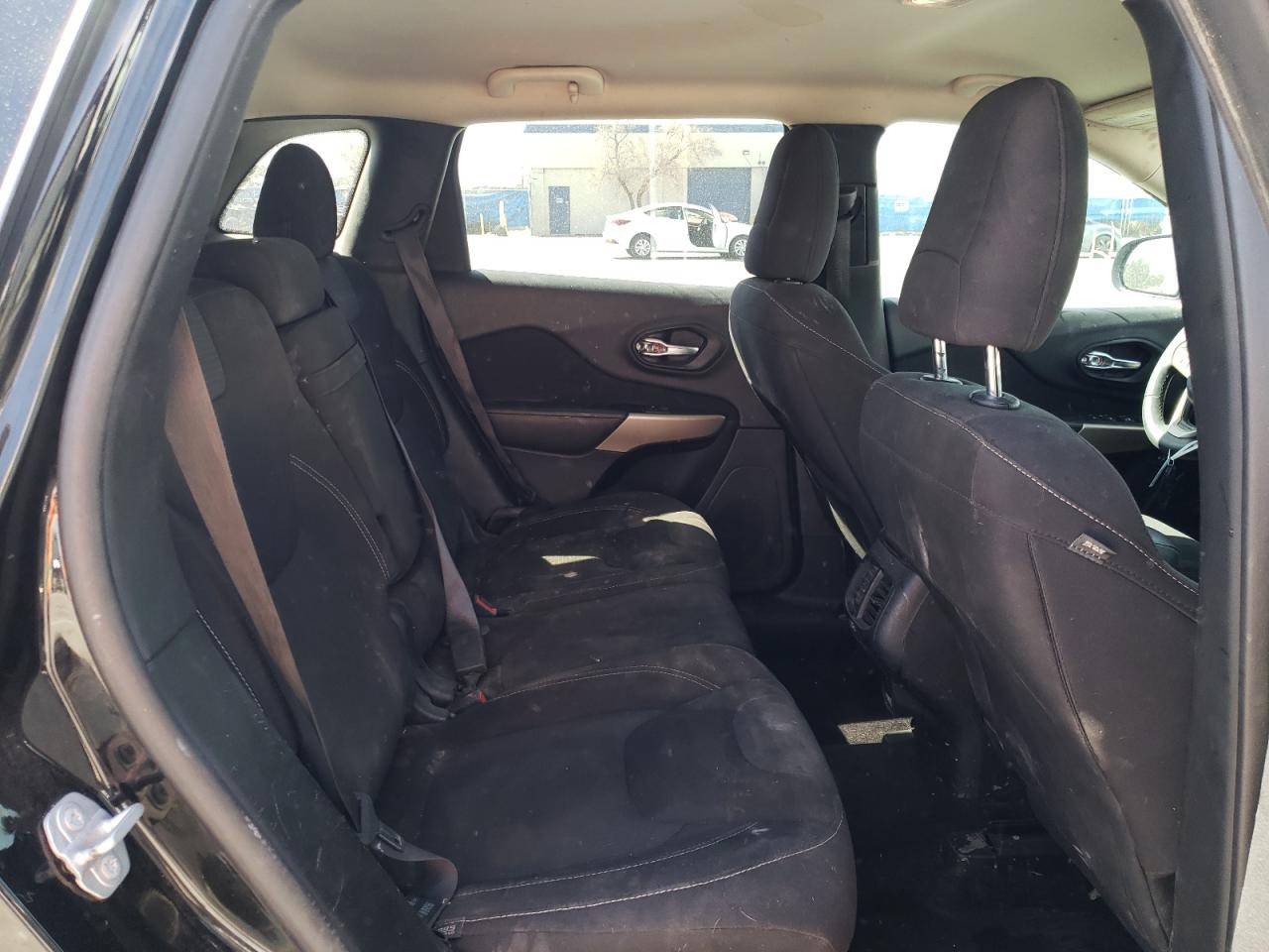 Photo 6 from auction – 2017 JEEP CHEROKEE L with VIN 1C4PJLCBXHD236119
