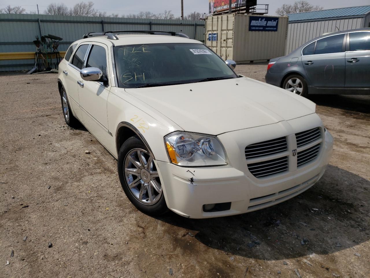 DODGE MAGNUM SXT 2005 with VIN 2D4FV48V85H649246 - Photo from auction