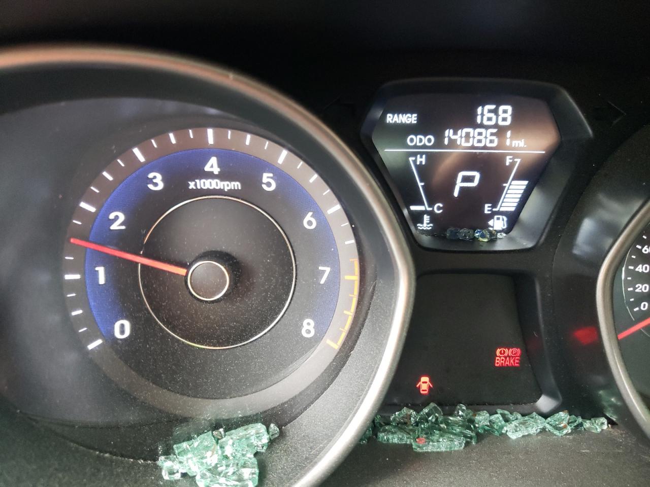 Photo 8 from auction – 2012 HYUNDAI ELANTRA GL with VIN 5NPDH4AE2CH140943