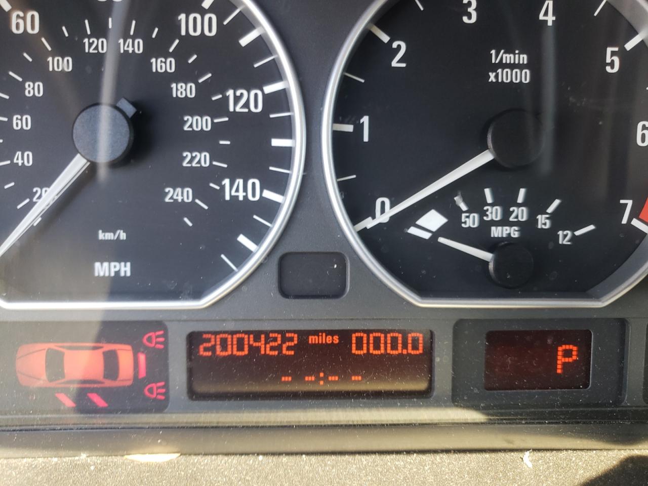 Photo 8 from auction – 2004 BMW 330 I with VIN WBAEV53444KM33301
