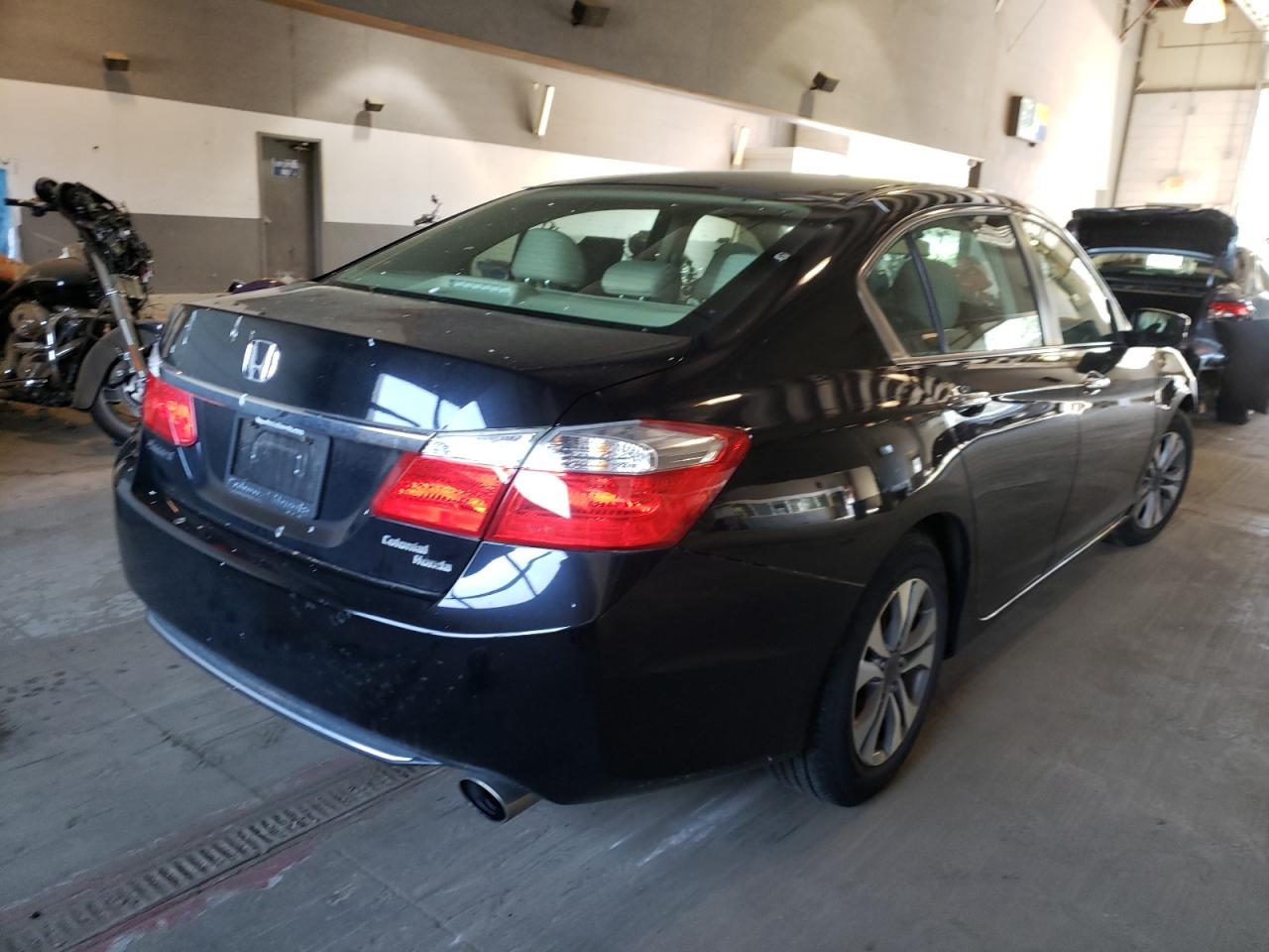 Photo 4 from auction – 2015 HONDA ACCORD LX with VIN 1HGCR2F30FA048652