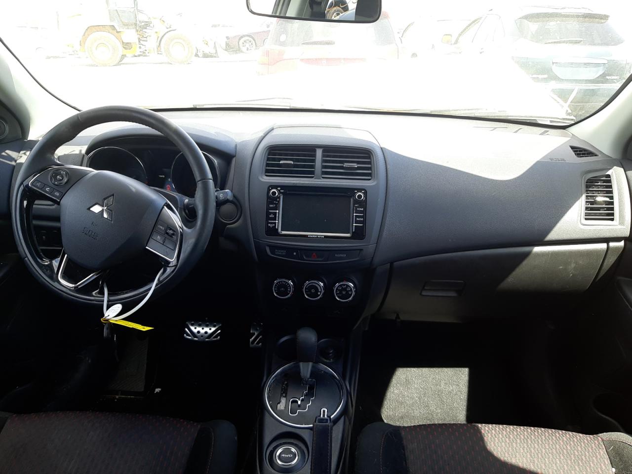 Photo 9 from auction – 2017 MITSUBISHI OUTLANDER with VIN JA4AR3AU8HZ034881