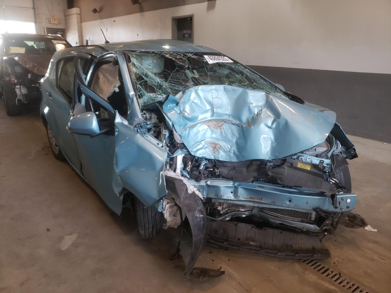 Photo 1 from auction – 2012 TOYOTA PRIUS C with VIN JTDKDTB36C1003439