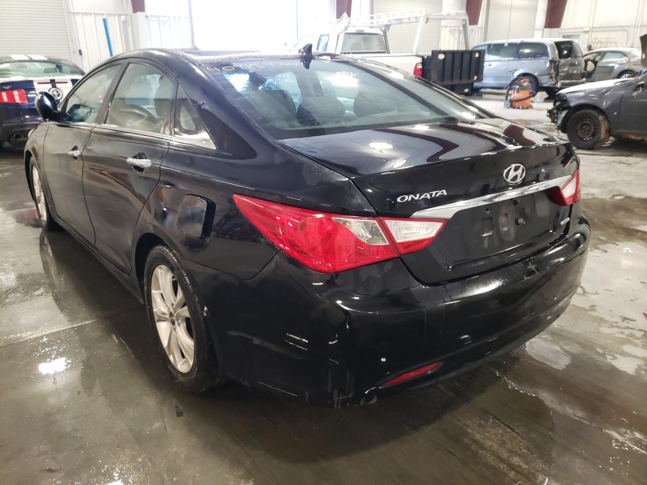 Photo 3 from auction – 2011 HYUNDAI SONATA with VIN 5NPEC4AC3BH013117