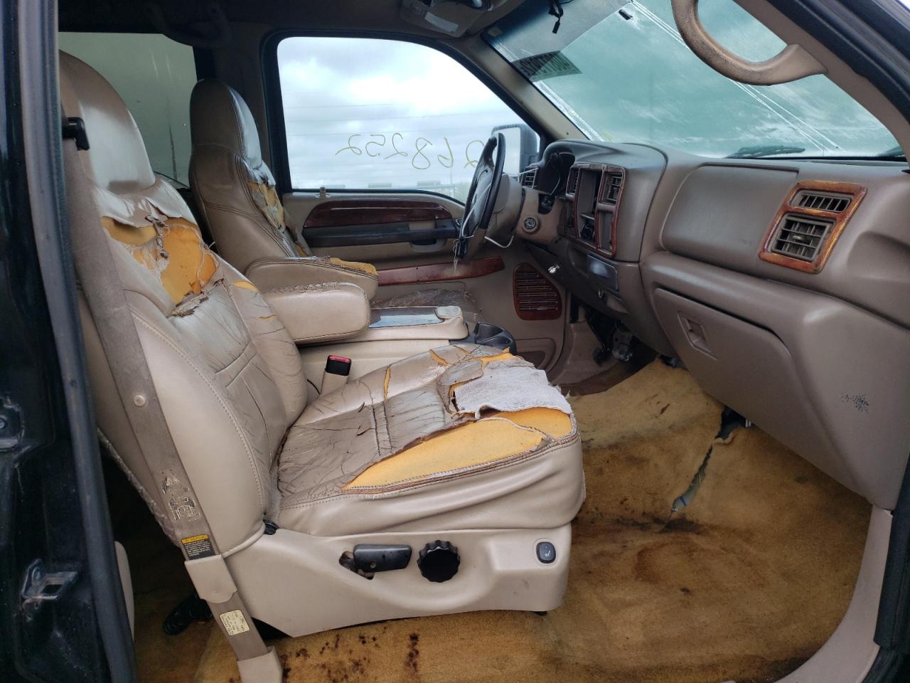 Photo 5 from auction – 2000 FORD EXCURSION with VIN 1FMSU43F1YEB53985