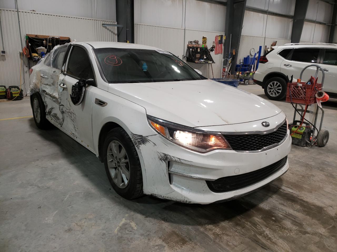 KIA OPTIMA LX 2016 with VIN KNAGT4L33G5086739 - Photo from auction