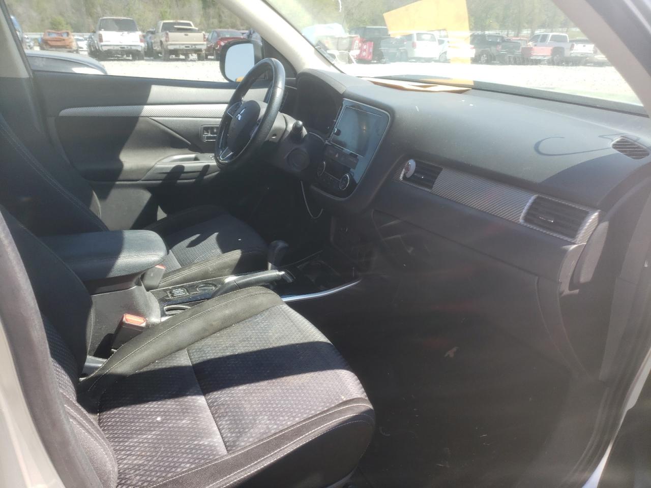 Photo 5 from auction – 2018 MITSUBISHI OUTLANDER with VIN JA4AD3A30JJ002534