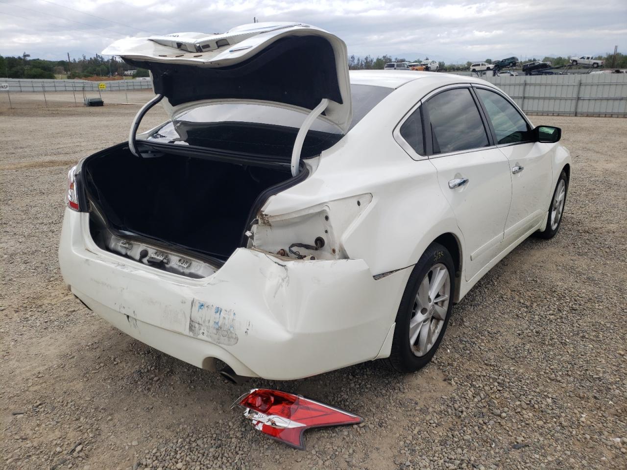 Photo 4 from auction – 2014 NISSAN ALTIMA 2.5 with VIN 1N4AL3APXEC319958