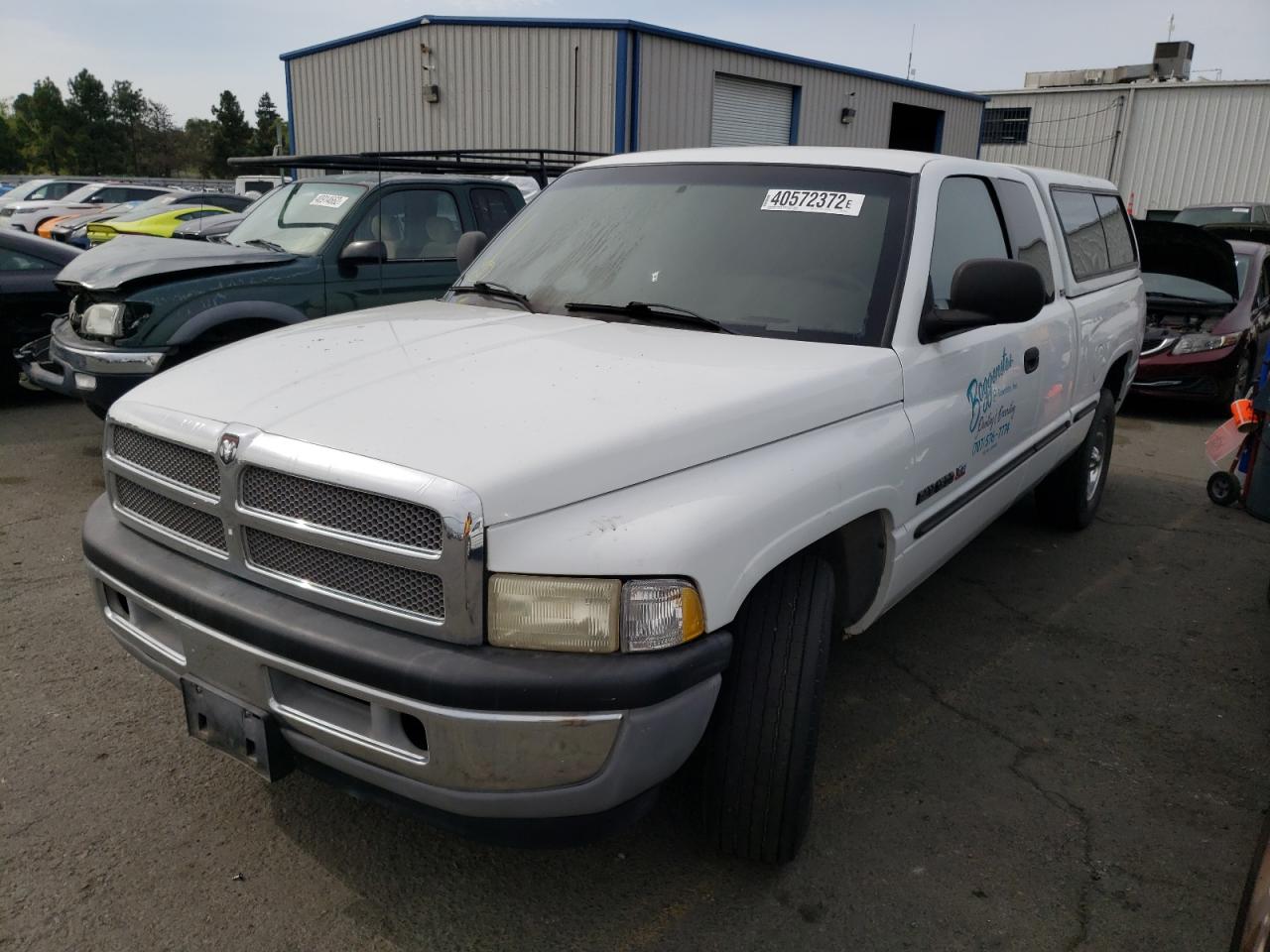 Photo 2 from auction – 1998 DODGE RAM 1500 with VIN 1B7HC13Y7WJ215573