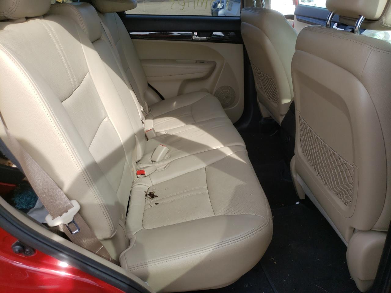 Photo 6 from auction – 2011 KIA SORENTO EX with VIN 5XYKUDA26BG085413