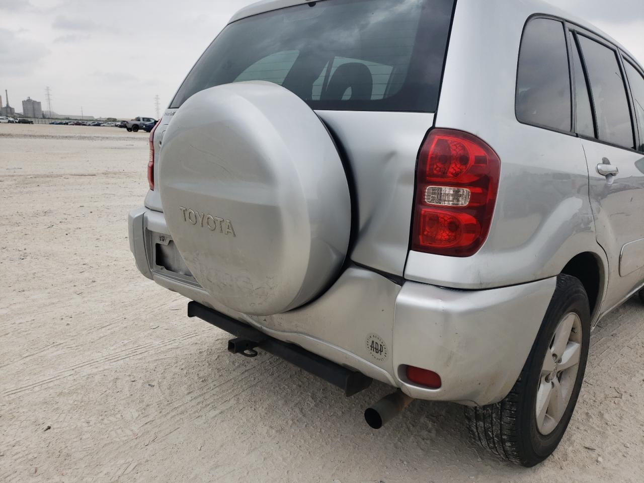 Photo 9 from auction – 2005 TOYOTA RAV4 with VIN JTEGD20V450078200