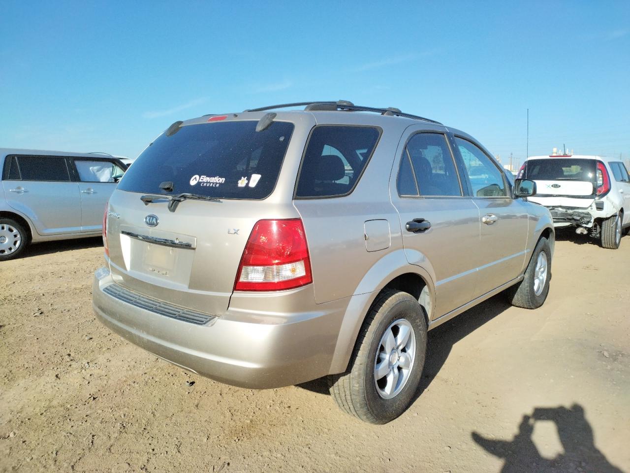 Photo 4 from auction – 2006 KIA SORENTO EX with VIN KNDJD733765577479