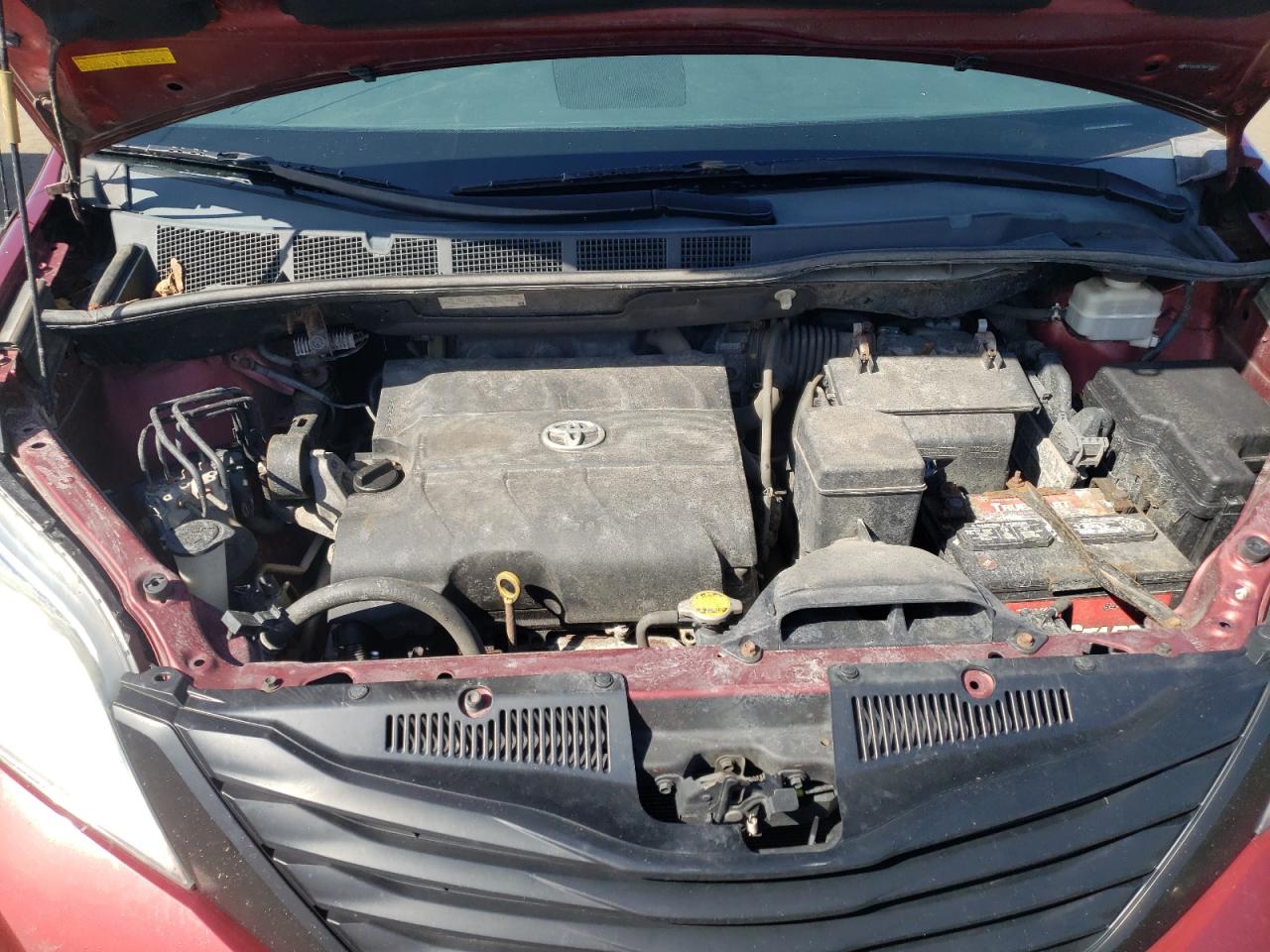 Photo 7 from auction – 2011 TOYOTA SIENNA with VIN 5TDZK3DC7BS014033