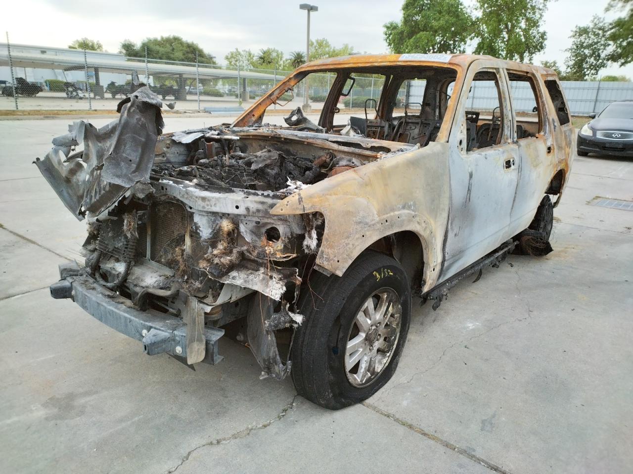 Photo 2 from auction – 2010 FORD EXPLORER E with VIN 1FMEU7EE9AUB12986
