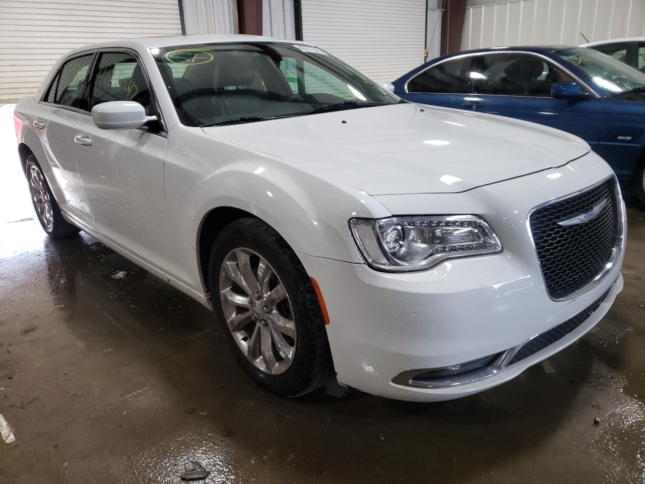CHRYSLER 300 LIMITE 2017 with VIN 2C3CCARG5HH553331 - Photo from auction