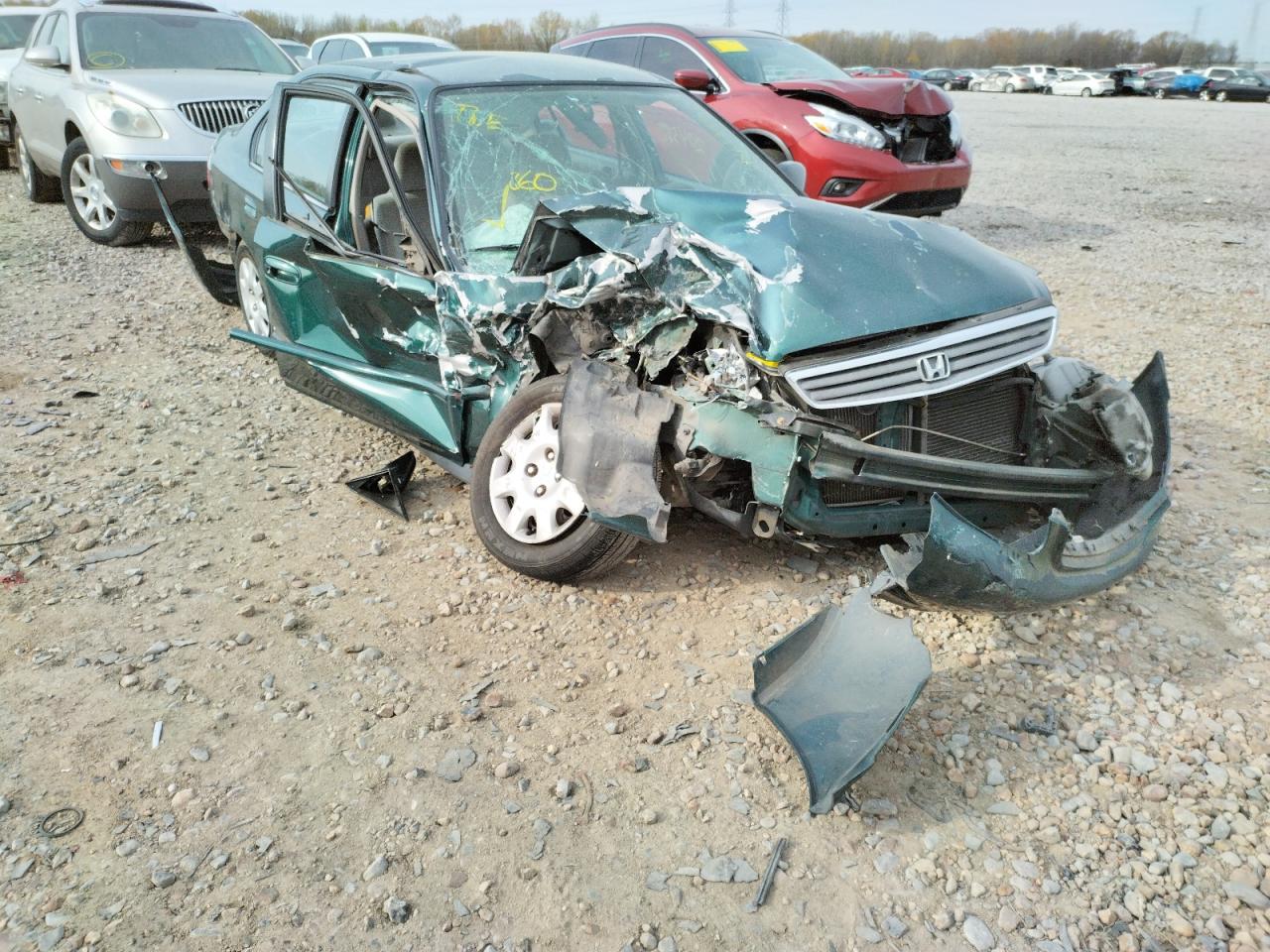 HONDA CIVIC BASE 2000 with VIN 2HGEJ6618YH590110 - Photo from auction