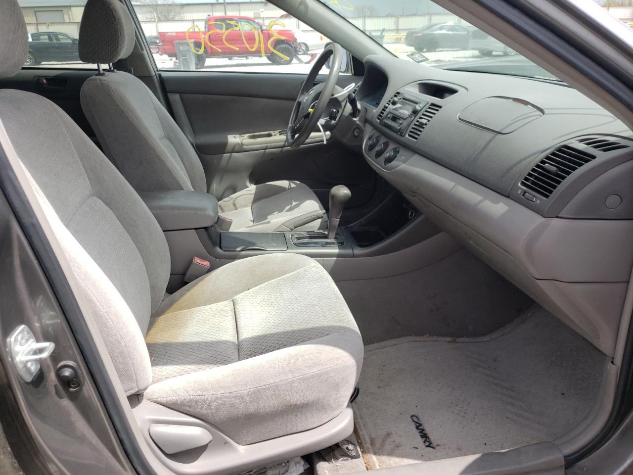 Photo 5 from auction – 2003 TOYOTA CAMRY LE with VIN 4T1BF32KX3U552833
